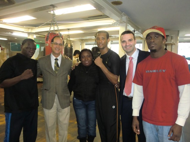 CIMG3076 In the center, Panamanian boxer Celestino "Pelenchin" Caballero, accompanied by H.E. Jorge Kosmas Sifaki, Ambassador of Panama to Japan (on his right), Mr. Ritter N. Diaz, Economic Counsellor of the Embassy of Panama and other members of the training team.