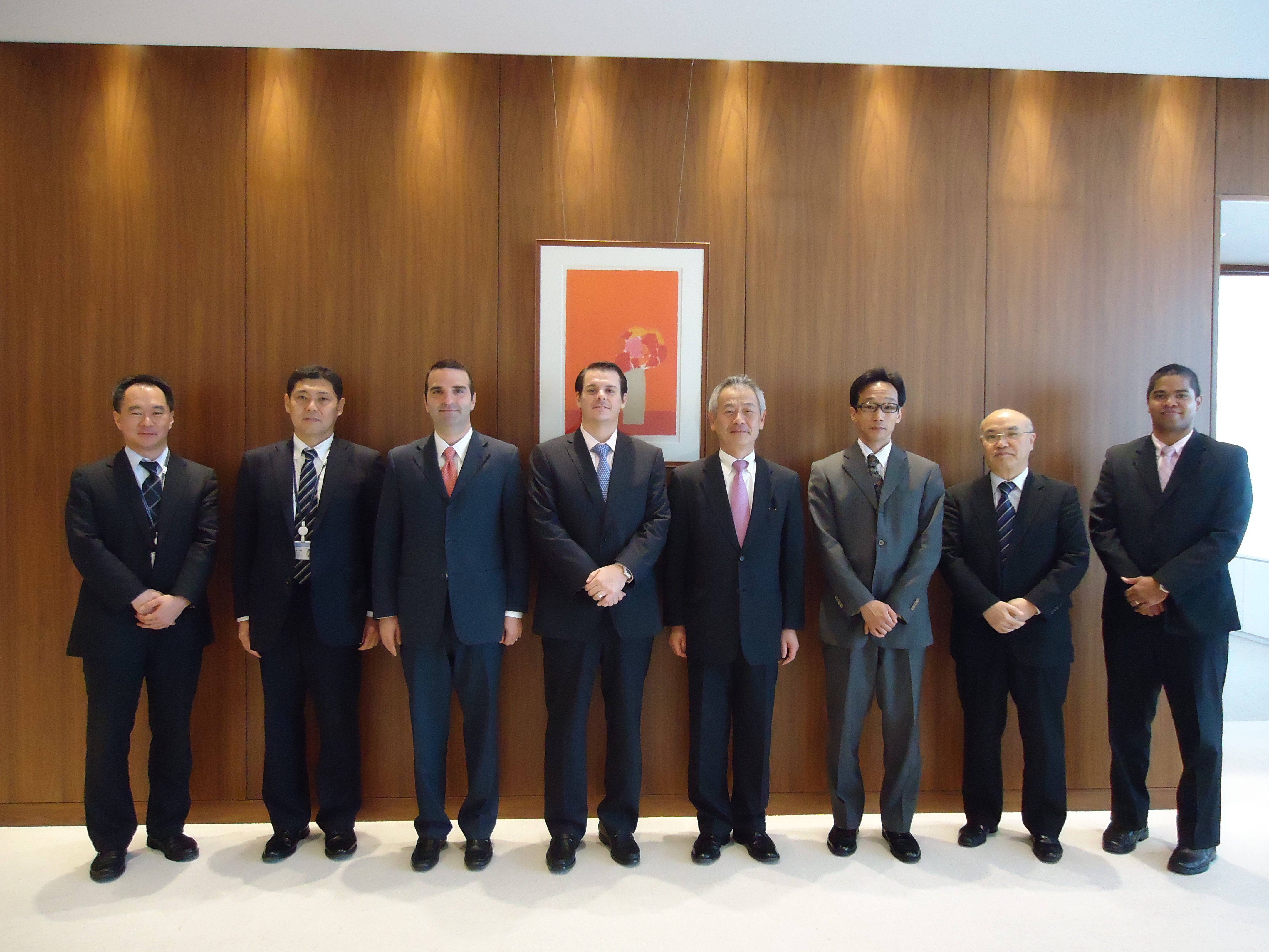 1 At the center, Eng. Alfonso Castillero, General Director of Merchant Marine of Panama Maritime Authority. To his left, H.E. Jorge Kosmas Sifaki, Ambassador and General Consul of Panama to Japan, with the representatives of MITSUI-SOKO CO., LTD.