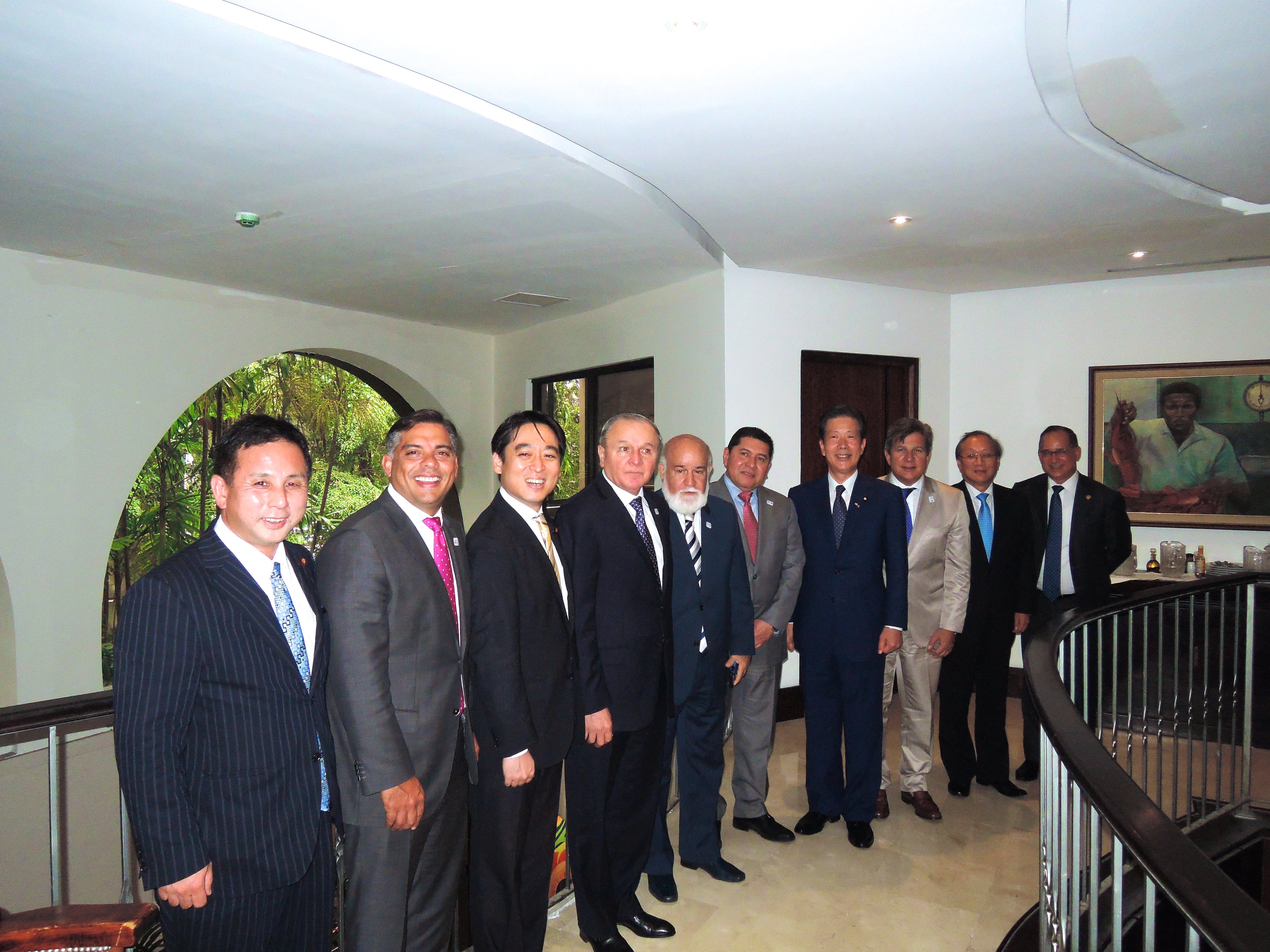 Visita a las esclusas de Miraflores With Presidents of the National Assembly and Foreign Relations Commission, Mr. Rubén De León, Mr. Noriel Salerno, and other members of Panamanian parliamentary group