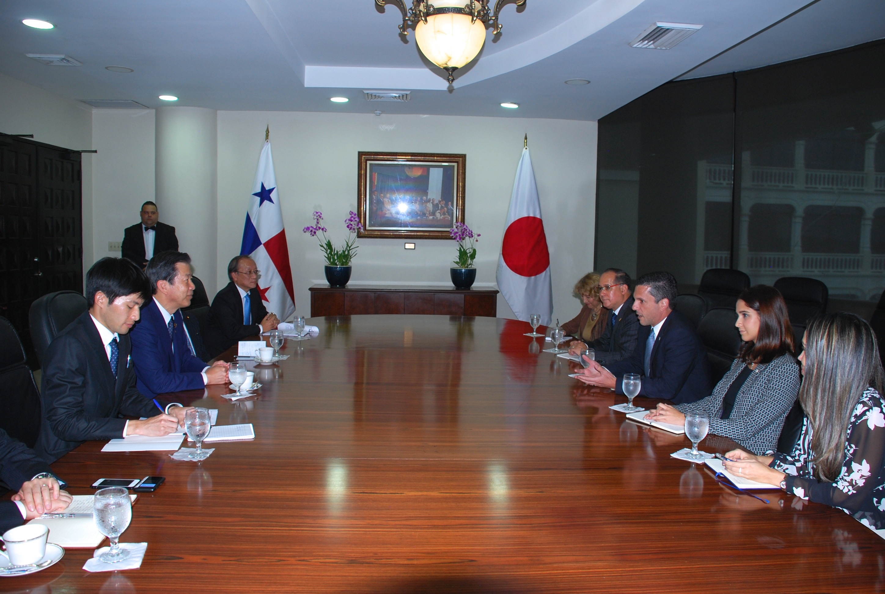 Visita a las esclusas de Miraflores Meeting with Vice-Minister Hincapié at the Ministry of Foreign Affairs