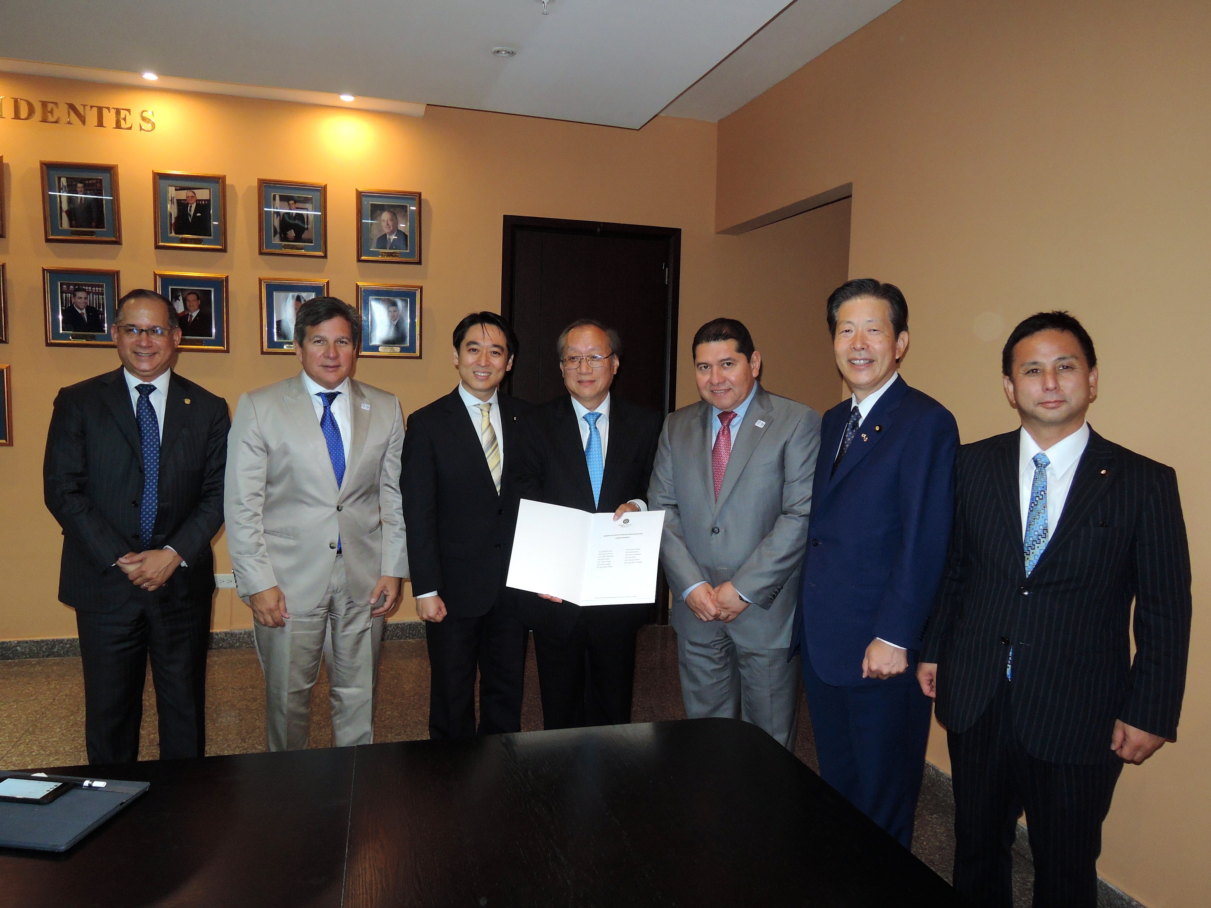 Visita a las esclusas de Miraflores Visit to the President of the National Assembly