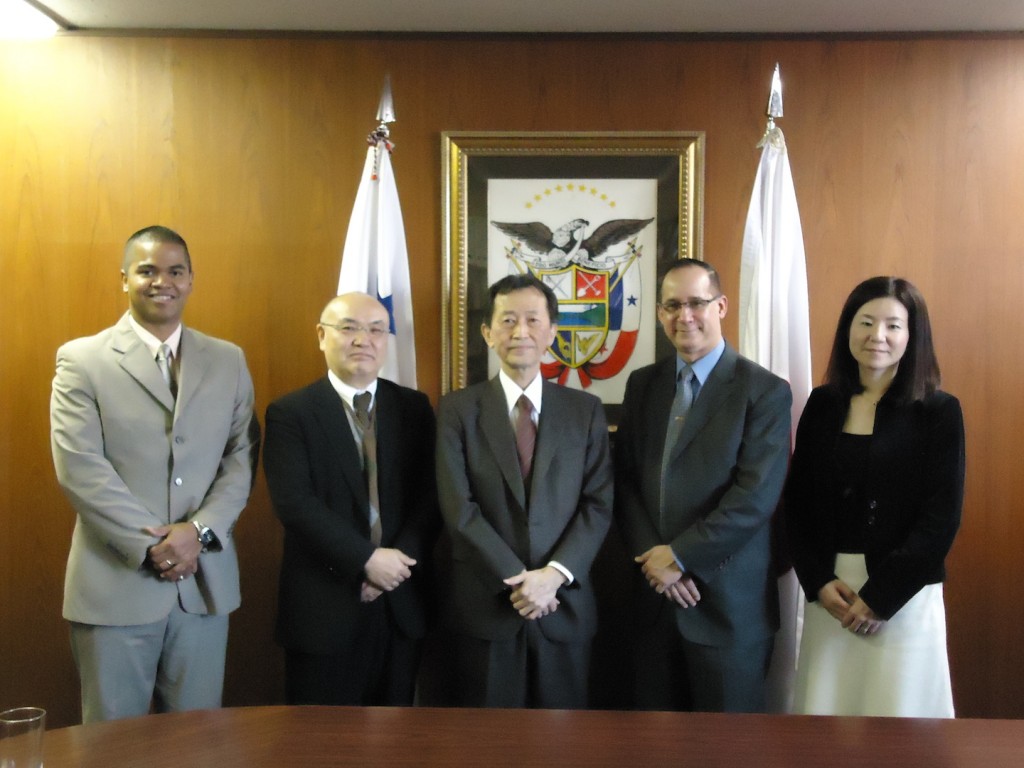 ３月２日、大使館にてケイ・エヌ商事株式会社とのミーティング。